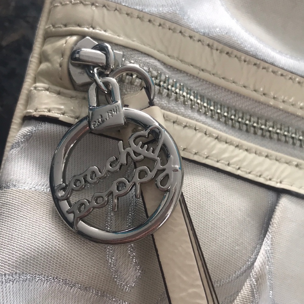 Coach purse - Picture 3 of 8